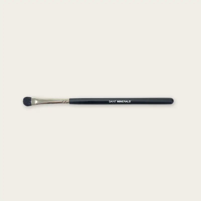 Saint Minerals Deluxe Eyeshadow Brush - SAINT MINERALS® - Professional Tools - The Skin Boutique
