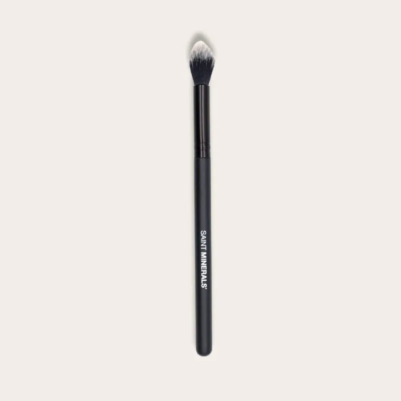 Saint Minerals Detail Highlighter Brush - SAINT MINERALS® - Professional Tools - The Skin Boutique